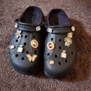 Crocs Black Stylish And Comfortable. Like New!